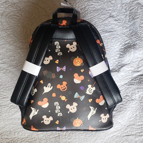 DISNEY Parks Loungefly Halloween Mickey Treats Snacks Backpack 2020 - Picture 4 of 7